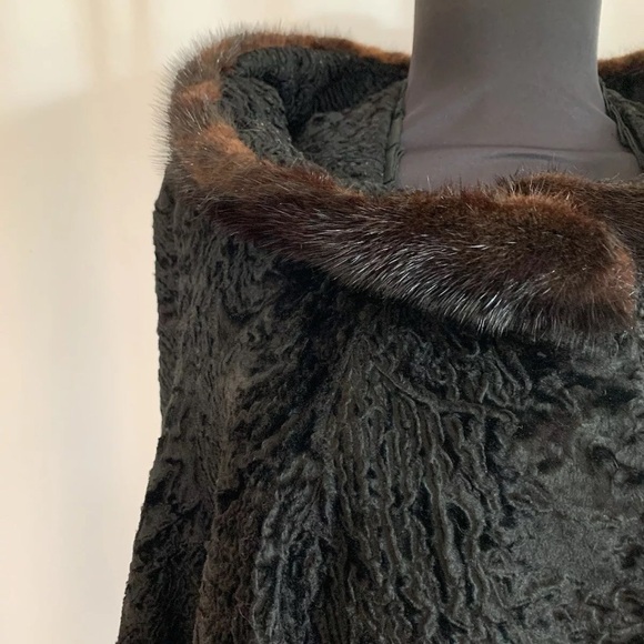 Vintage Black Shearling Coat With Mink Collar - Size Medium - Picture 2 of 7